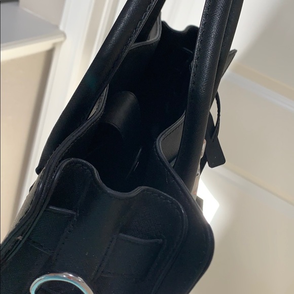 Michael Kors Hamilton Purse - Picture 7 of 9